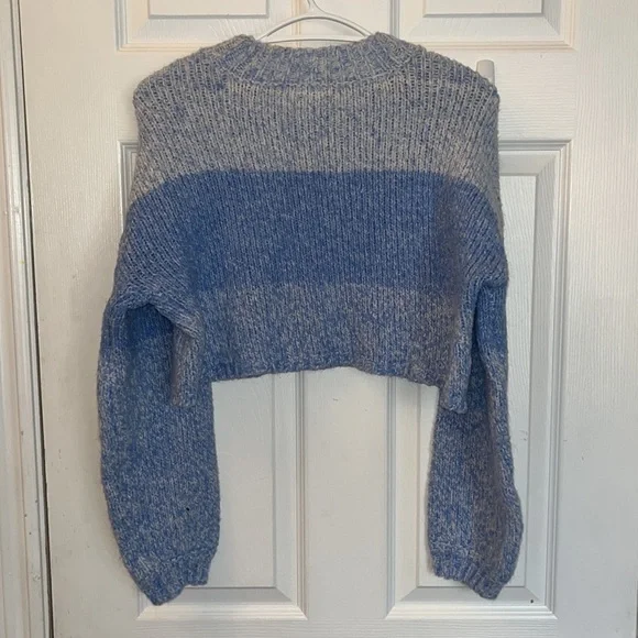 Cropped Sweater - Picture 2 of 3